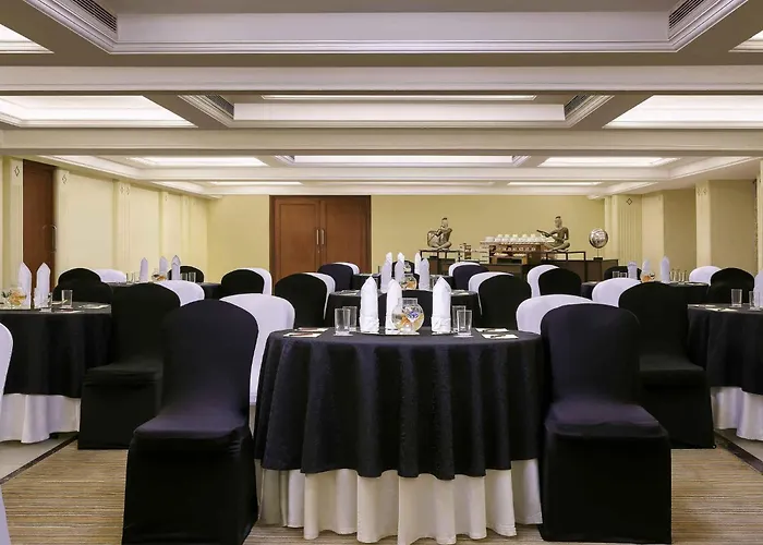 Grand Mercure Vadodara Surya Palace
